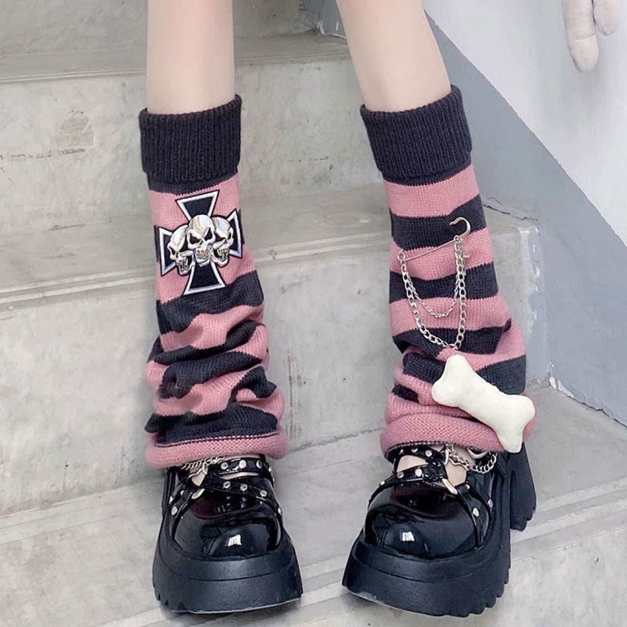 Skull Stripes Slouchy Socks